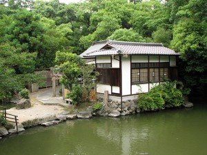 photo of a waterside cottage